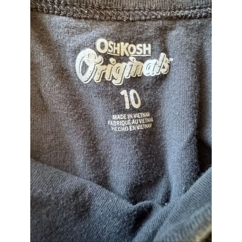 Osh kosh varsity crew neck tee shirt fuzzy words